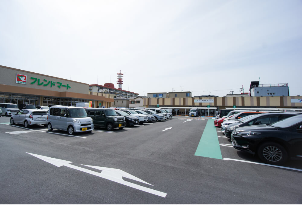共有駐車場77台分
